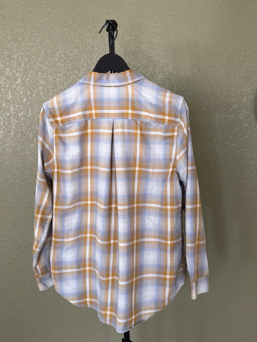Super Soft Eddie Bauer Women’s Flannel - Picture 2 of 6
